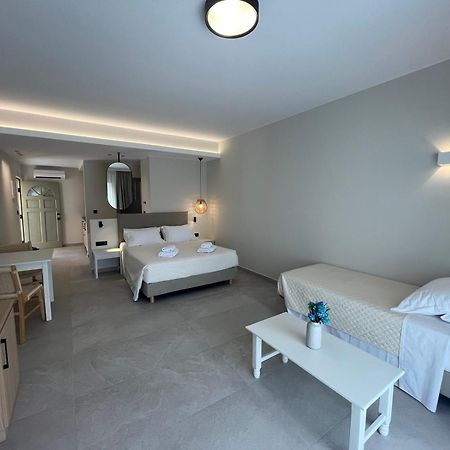 Mediterranean Sea Top Floor Палиохора Екстериор снимка
