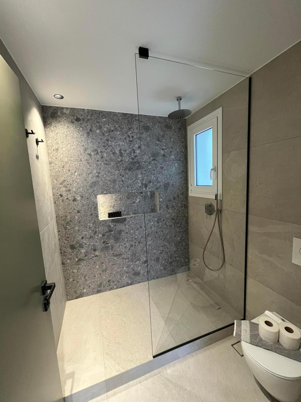Mediterranean Sea Top Floor Палиохора Екстериор снимка