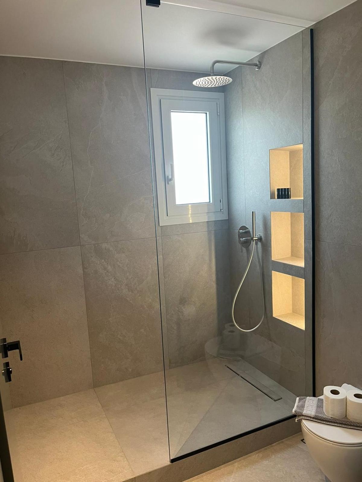 Mediterranean Sea Top Floor Палиохора Екстериор снимка