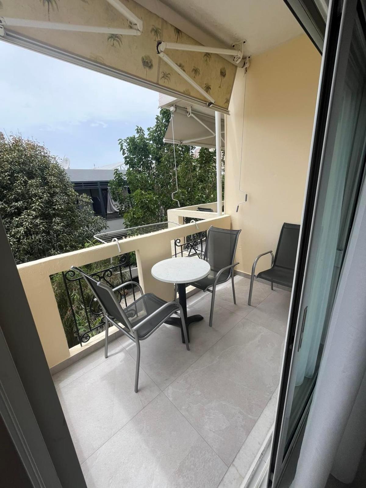 Mediterranean Sea Top Floor Палиохора Екстериор снимка