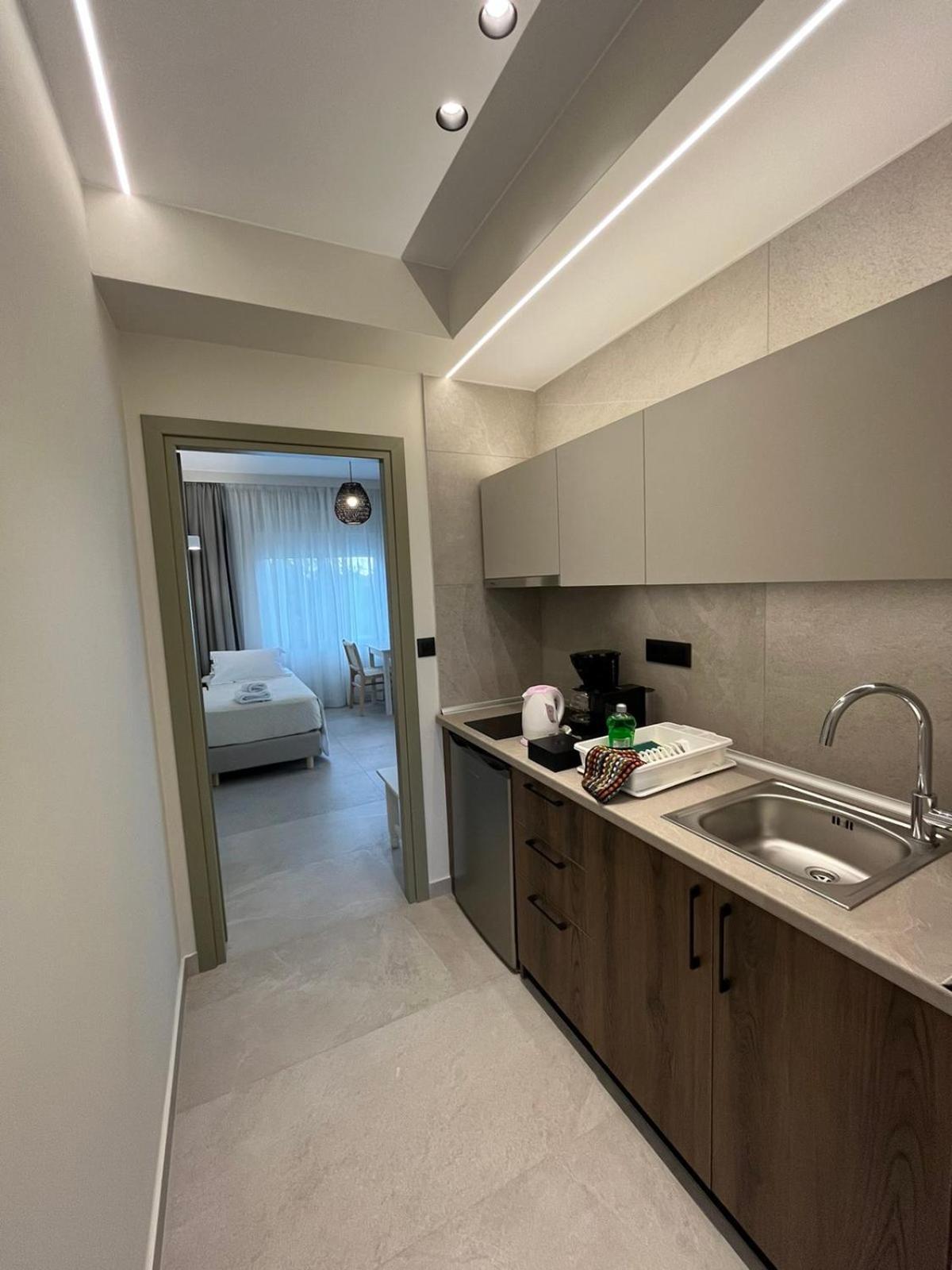 Mediterranean Sea Top Floor Палиохора Екстериор снимка