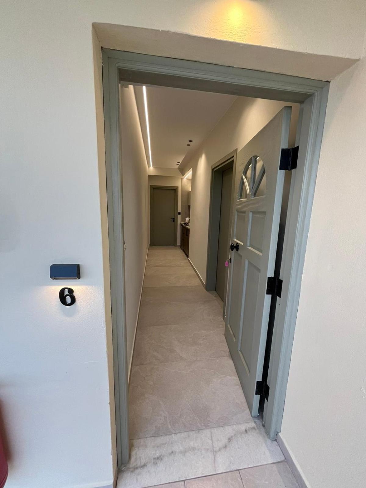 Mediterranean Sea Top Floor Палиохора Екстериор снимка