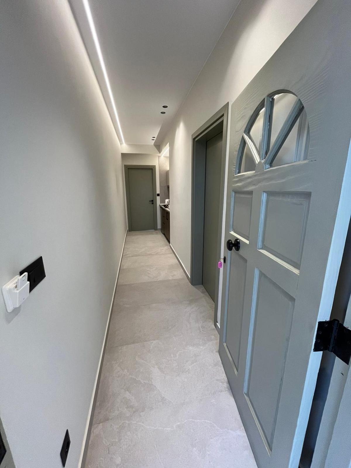 Mediterranean Sea Top Floor Палиохора Екстериор снимка