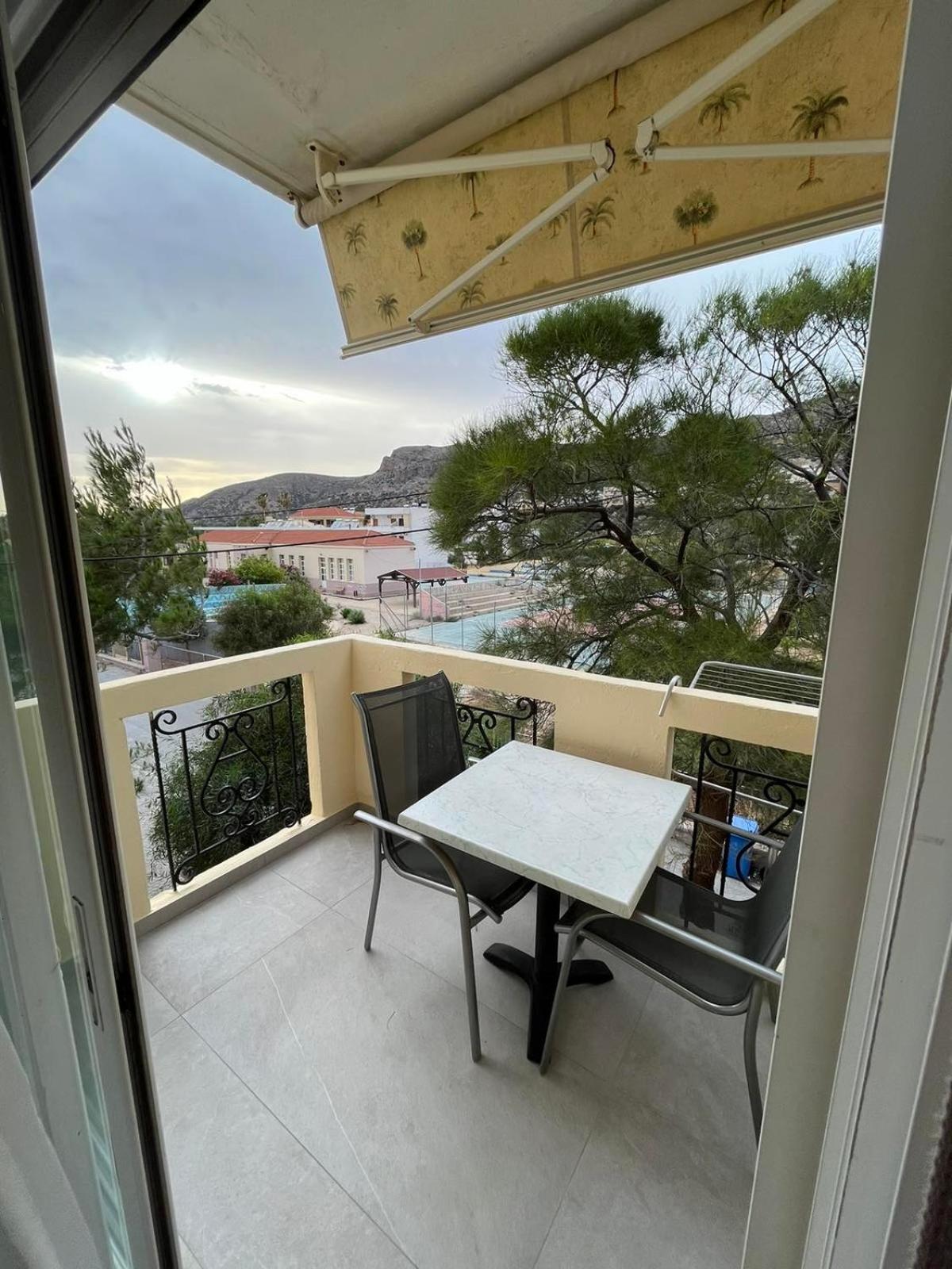 Mediterranean Sea Top Floor Палиохора Екстериор снимка